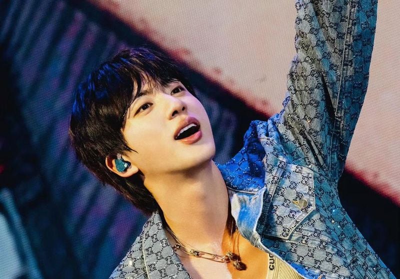 “폭발적 환호 속 전석 매진”…방탄소년단 진, ‘#RUNSEOKJIN_EP.TOUR’로 월드투어 새 장 열다
