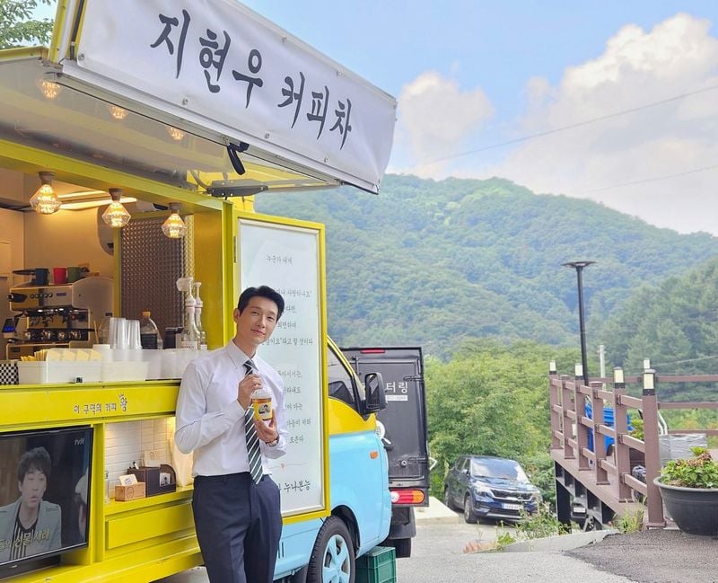 “여러분 덕분에 견딘 여름”…지현우, 감사 가득→커피차 인증 순간 / 배우 지현우 인스타그램