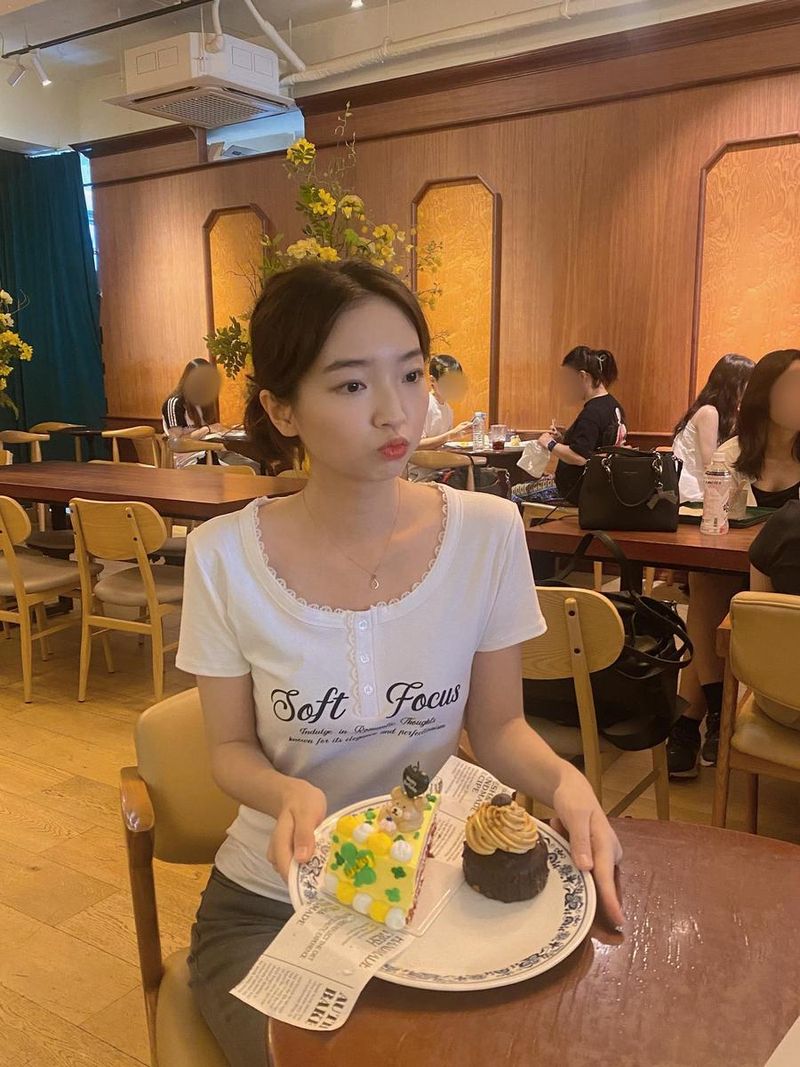 “요즘엔 생일이 일주일이라면서요”…이채은, 설렘 가득 오후→생일 케이크 미소 / 배우 이채은 인스타그램