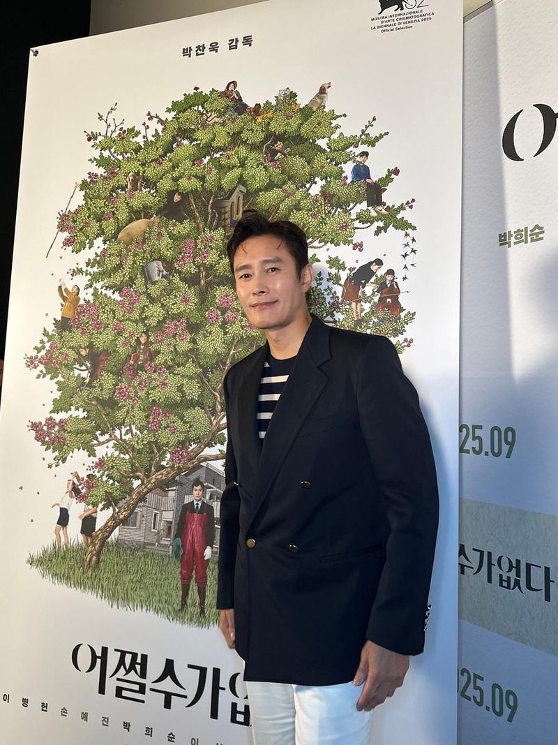 “시간이 흐른 자리”…이병헌, 가을 무드→영화 포스터 앞 존재감 / 배우 이병헌 인스타그램