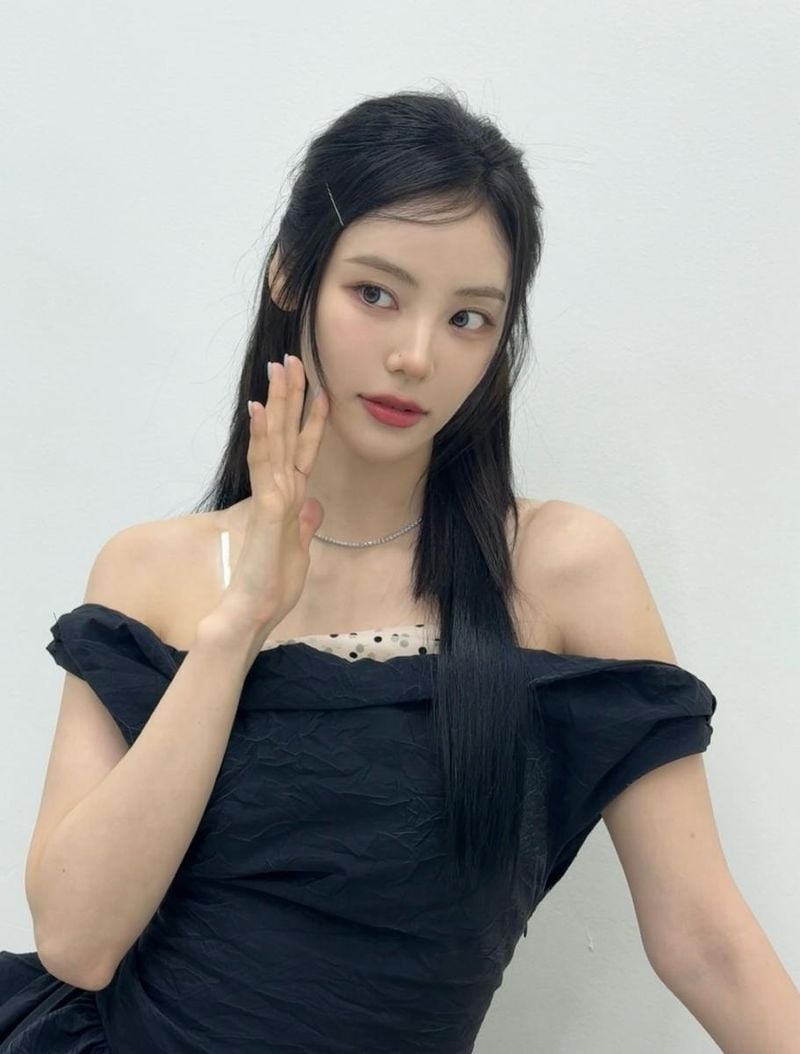 “공주놀이했어욤”…진솔, 여름밤의 설렘→청순미 장착 / 걸그룹 아르테미스 진솔 인스타그램