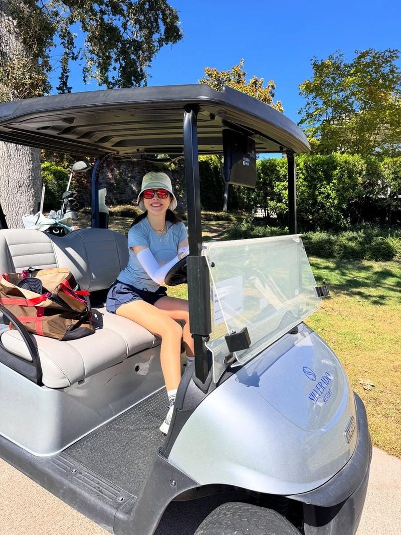 “Wine and Golf”…엄지원, 맑은 미소로 여름 라운딩→햇살 속 힐링 / 배우 엄지원 인스타그램