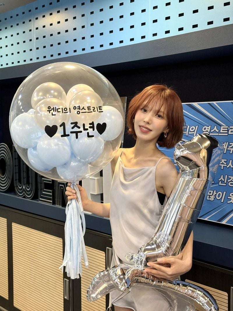“감사의 목소리로 물들다”…웬디, ‘웬디의 영스트리트’ 1주년 소감→DJ 최장수 기록 빛내 / 어센드