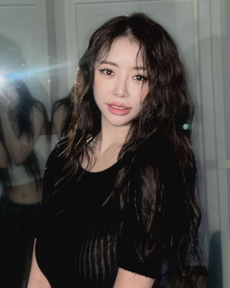 “자고 일어나니 요정 같대요”…설하윤, 몽환적 여름빛→블랙 시스루 매혹 / 가수 설하윤 인스타그램