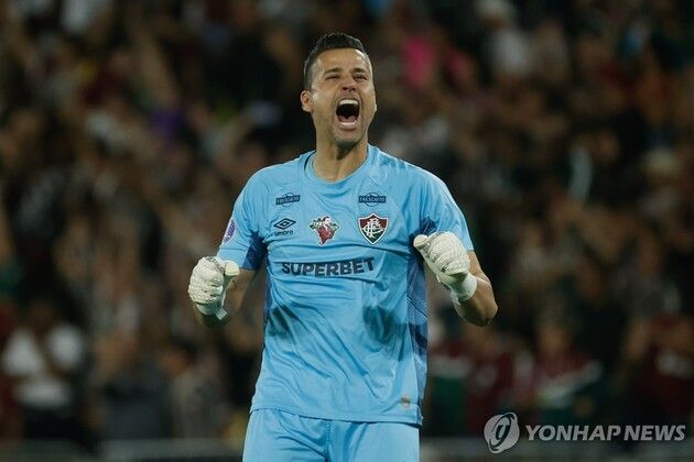 “통산 1천391경기 출전”…파비우, 세계축구 최다출전 신기록 달성 / 연합뉴스