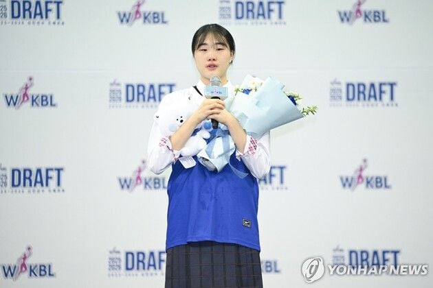 “1순위 눈물 쏟았다”…이가현, 신한은행 지명에 각오 다져 / 연합뉴스