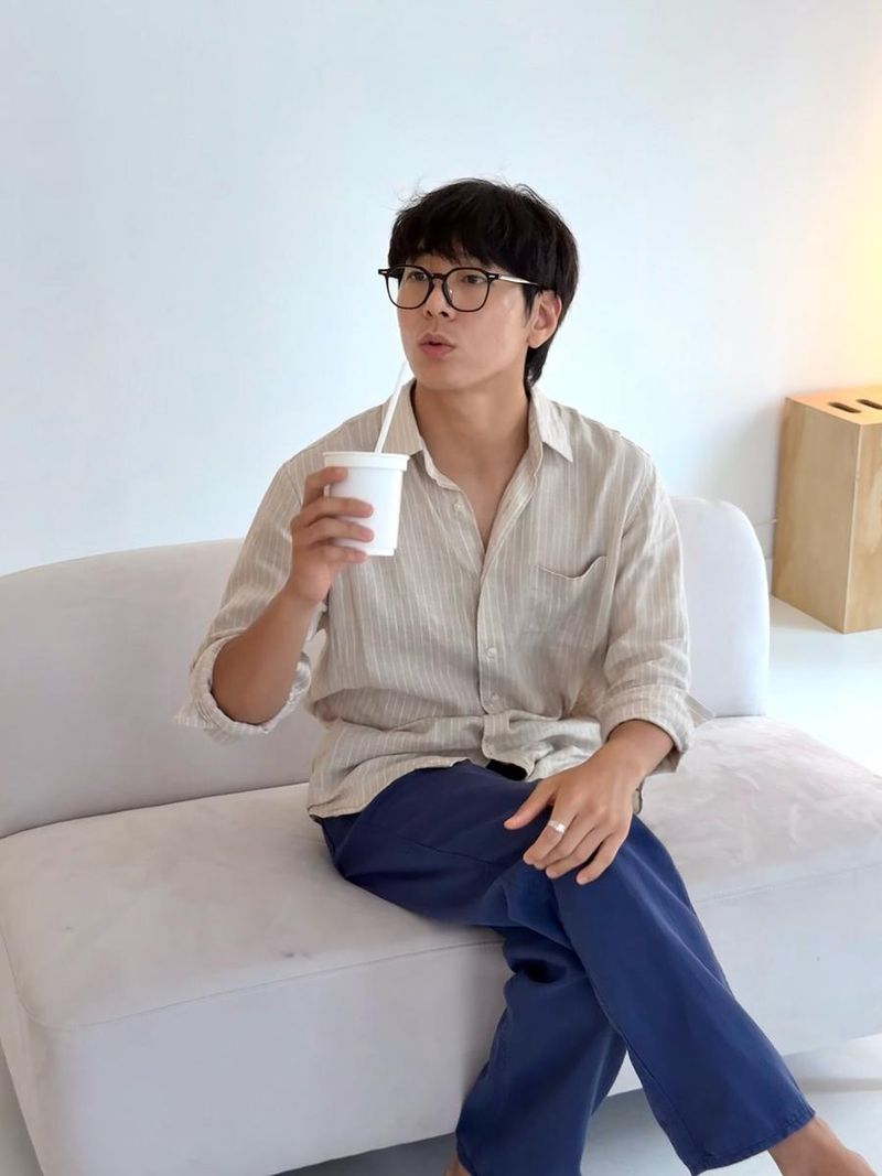 “쌔까맣게 타부렸다”…한진희, 햇살 속 담백함→여름 여운 / 배우 한진희 인스타그램