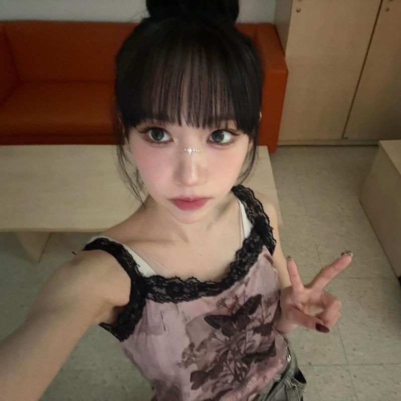 “시선을 머무르게 하는 낮은 음성”…지영주, 여름밤 무드→잔잔한 반전 / 걸그룹 시크릿넘버 지영주 인스타그램