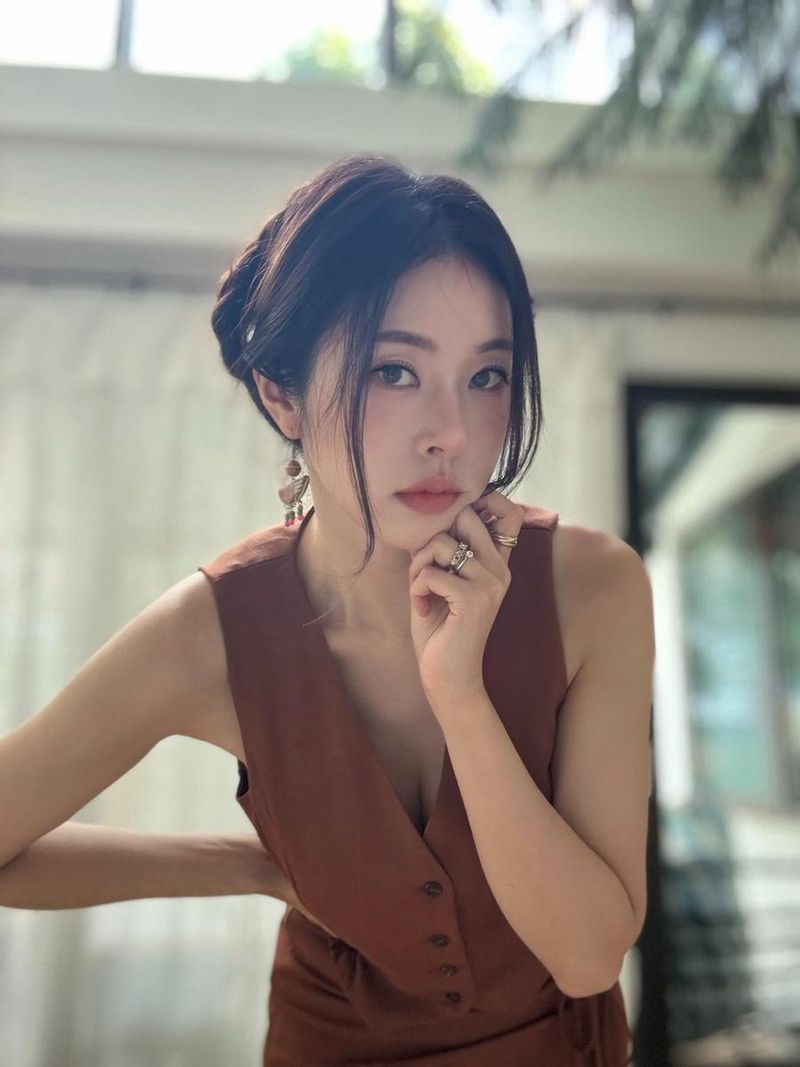 “Loving this hair”…서동주, 우아한 시선 속→여름 감성 물든 오후 / 방송인 서동주 인스타그램