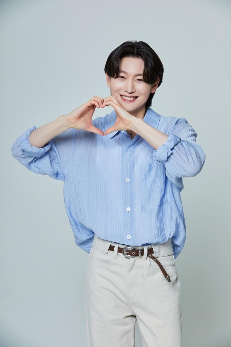 “무대 밖 새로운 몰입”…김용빈, ‘내 멋대로-과몰입 클럽’서 관찰 예능 첫 도전→일상에 기대 모아 / 유선수엔터테인먼트