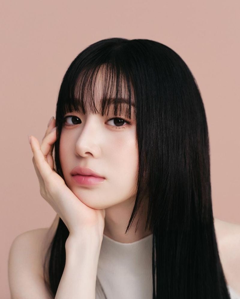 “고요하게 피어나는 여름 끝자락”…백송민, 몽환 눈빛→청초美 극대화 / 모델 백송민 인스타그램