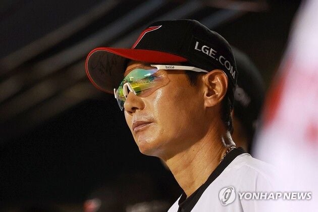 “체크 스윙 판독 기준 필요성”…염경엽, 90도 기준 개선 주장 / 연합뉴스
