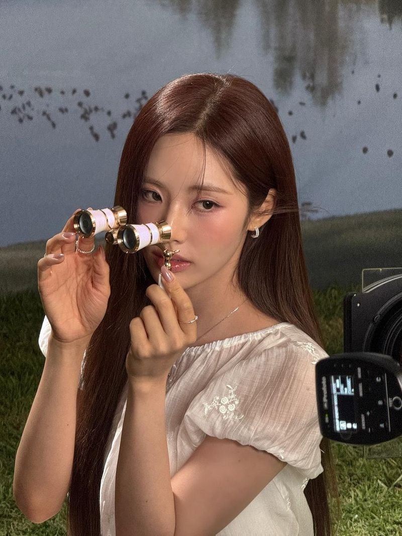“창 너머의 여름을 바라보며”…박지원, 맑은 눈빛→몽환적 여운 / 걸그룹 프로미스나인 박지원 인스타그램