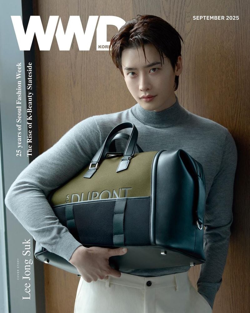 “조용히 스며드는 그윽한 눈빛”…이종석, 가을 오후→절제된 시크 감각 / 배우 이종석 인스타그램