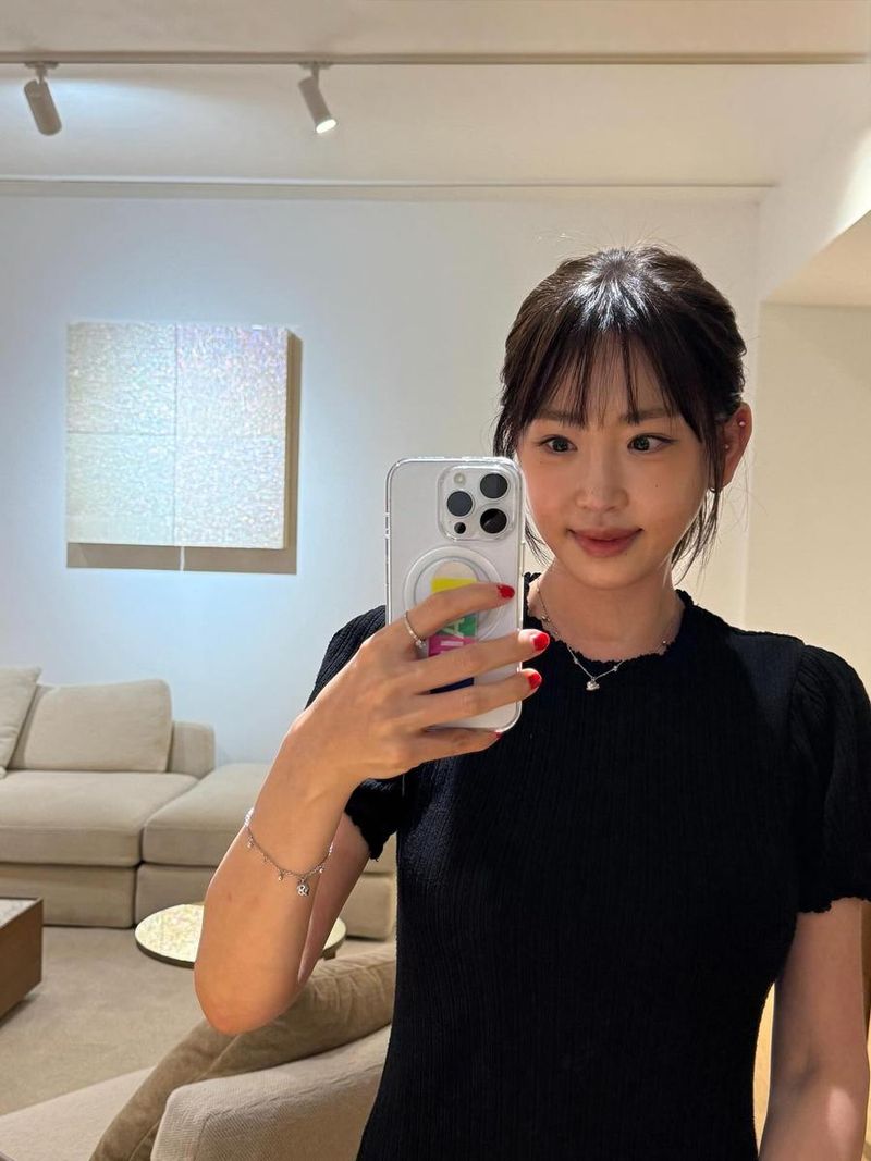 “friend”…강예원, 여름 오후 미소→잔잔한 셀카의 여운 / 배우 강예원 인스타그램