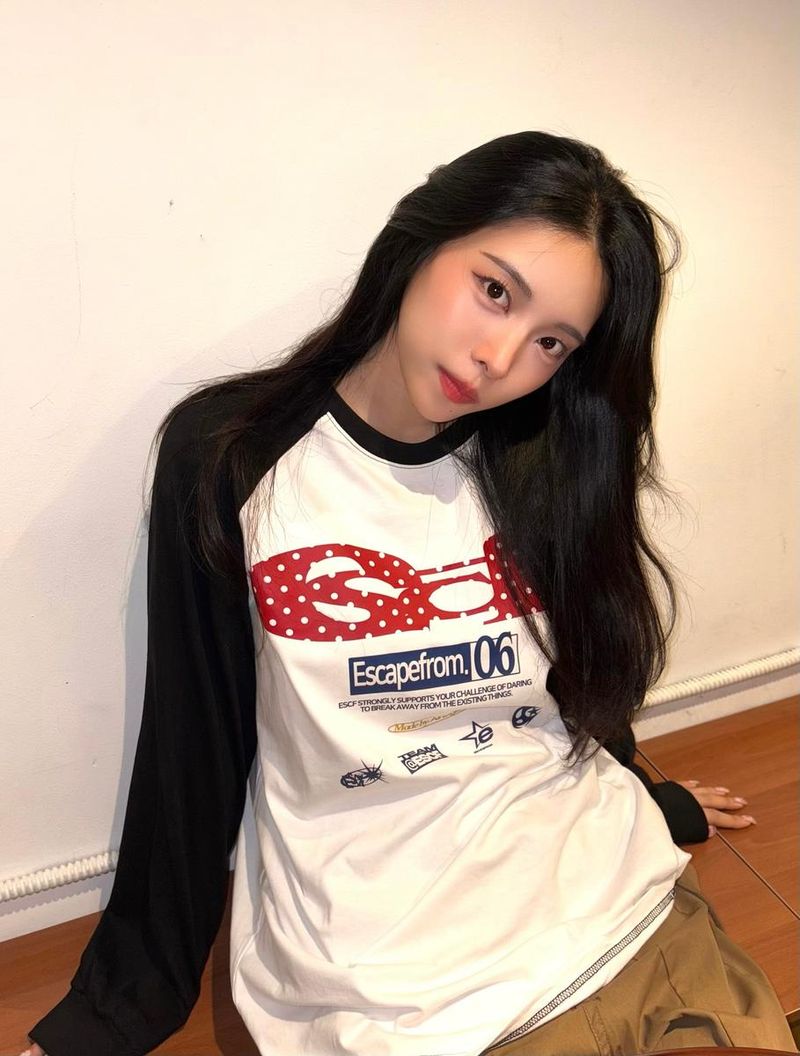 “올 가을 준비 완료”…세영, 차분한 무드→롱슬리브로 전한 일상 / 걸그룹 아트비트 v 세영 인스타그램