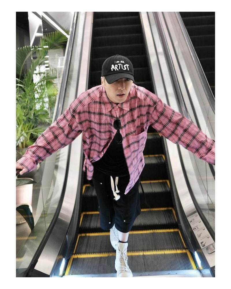 “바쁘다 바빠 요즘 세상”…강승윤, 도심 속 역동→자유분방 에너지 / 그룹 위너 강승윤 인스타그램
