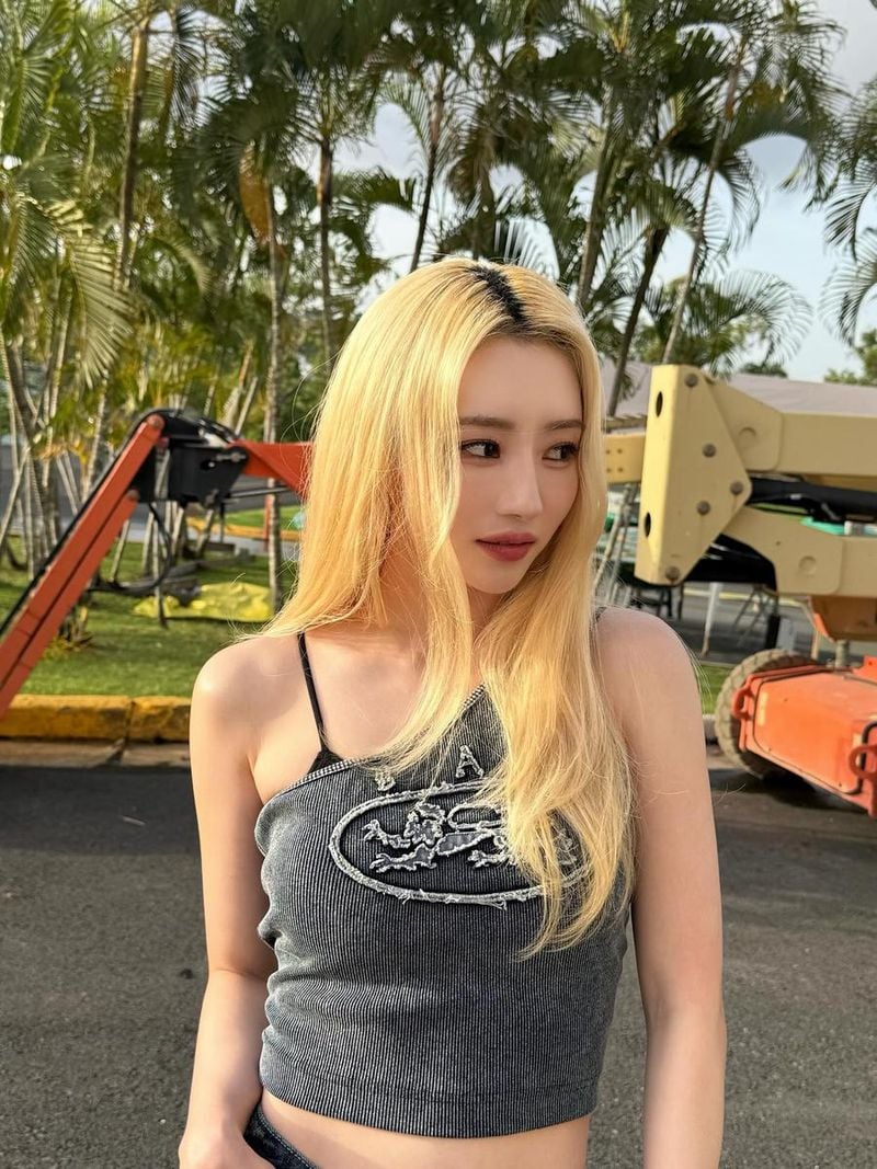“te amooooo”…수아, 여름 햇살 아래→청량한 존재감 / 걸그룹 드림캐쳐 수아 인스타그램