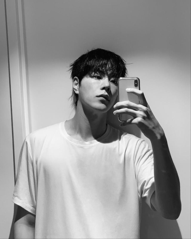 “촬영 끝”…홍종현, 젖은 시선과 함께한 여름밤→강렬 여운 / 배우 홍종현 인스타그램