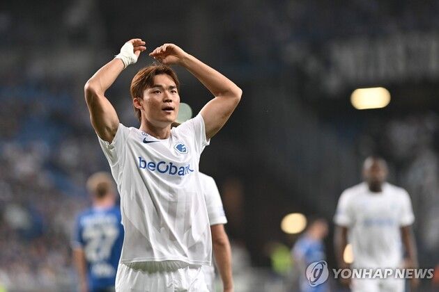 “슬라이딩 골 터졌다”…오현규, 헹크 UEL 5-1 대승 힘 보태며 시즌 2호골 / 연합뉴스