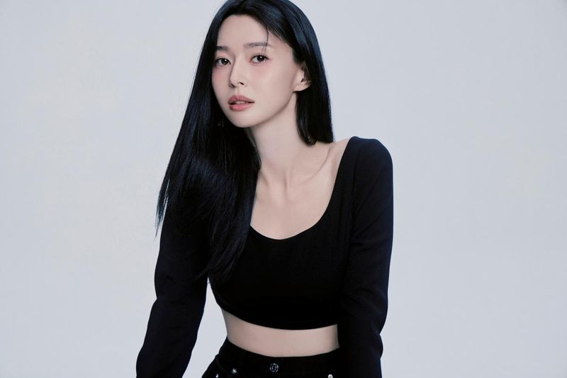 “솔직하고 소탈했다”…권나라, ‘직장인들’ 시즌2로 예능 감각 재발견→현장 분위기 압도 / 써브라임