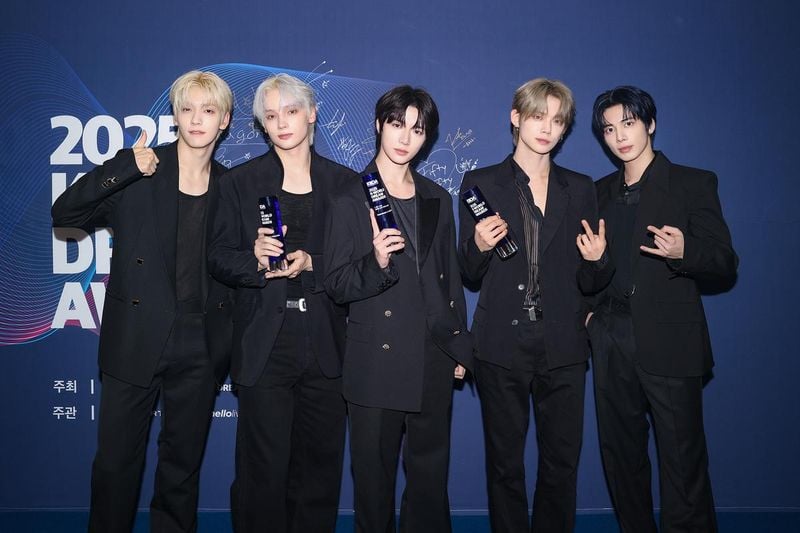 “3관왕 축포”…투모로우바이투게더, ‘케이 월드 드림 어워즈’ 석권→월드투어 기세 잇는다
