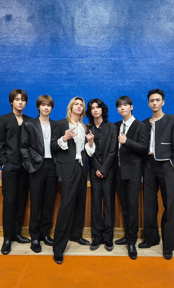 “글로벌 K팝 슈퍼 밴드”…엑스디너리 히어로즈, ‘2025 케이 월드 드림 어워즈’→밴드상 영예 / JYP엔터테인먼트
