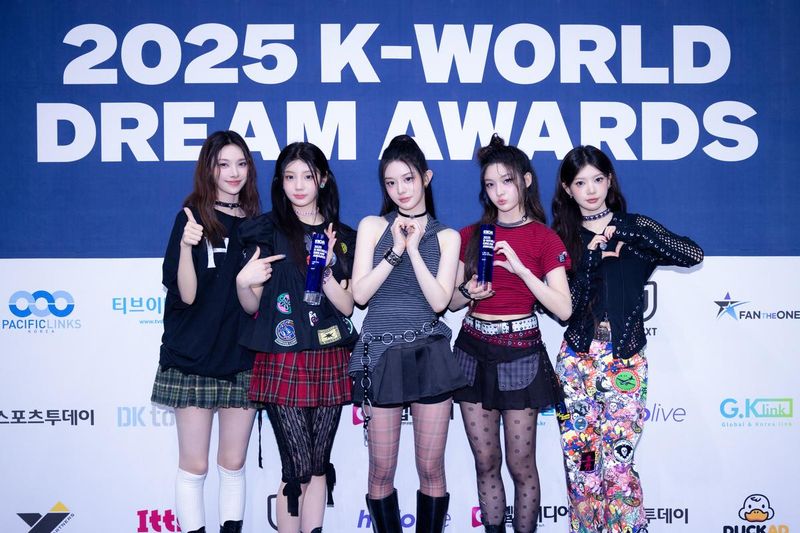 “아일릿, 뜨거운 환호 속 2관왕”…‘KWDA’ 퍼포먼스→글릿 응원에 감동 / 빌리프랩