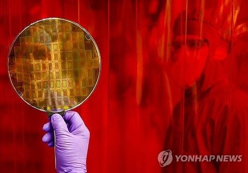 EU, 미국산 AI칩 中 환적 차단 합의 가능성…400억 달러 규모 통제 강화