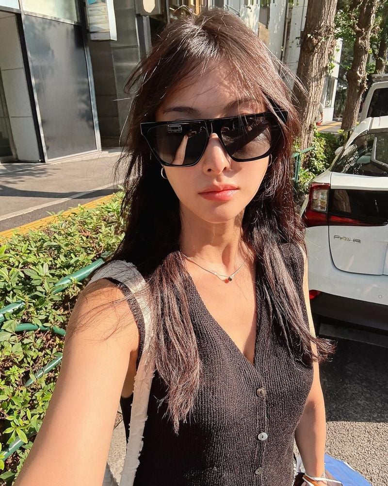 “딱히 거부할 게 없는 기분”…박규리, 여름 햇살 아래→자유로운 산책 / 걸그룹 카라 박규리 인스타그램