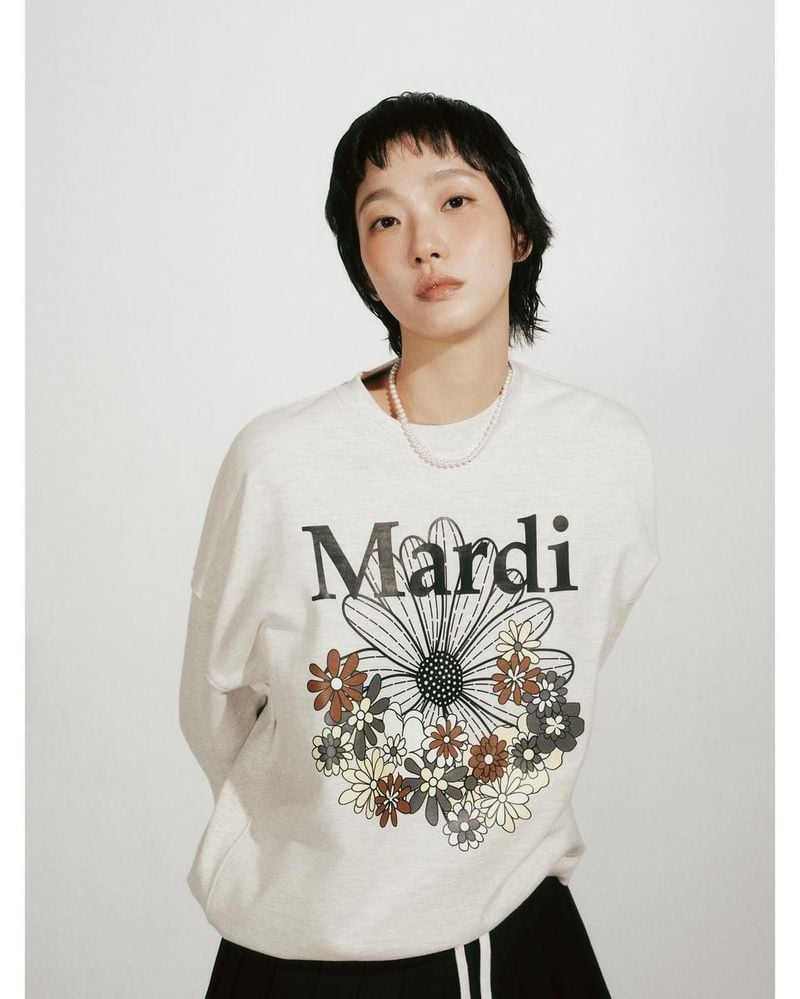 “고요한 시선 머문다”…김고은, 짧은 단발→여름날 무드 / 배우 김고은 인스타그램