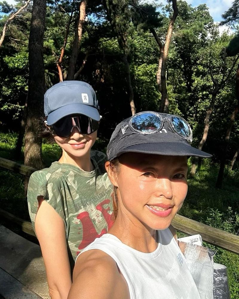 “오늘이 내 생일 같아”…윤세아, 여름 숲빛→햇살 속 러닝 미소 / 배우 윤세아 인스타그램