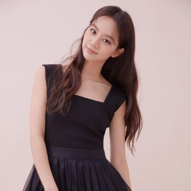 “조용한 미소의 여운”…혜리, 수줍은 설렘→영화상 후보 압도 / 걸그룹 걸스데이 혜리 인스타그램