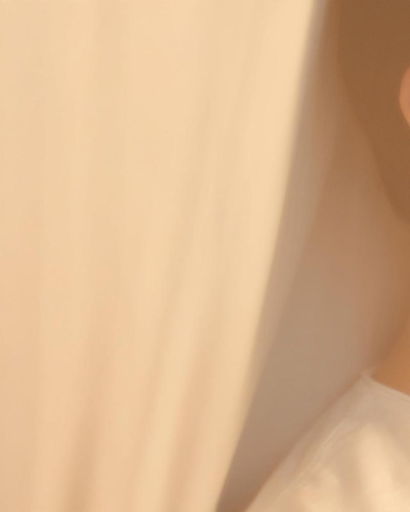 “부드러운 빛에 기대어”…임현식, 고요한 오후→잔잔한 감성 확산 / 그룹 비투비 임현식 인스타그램