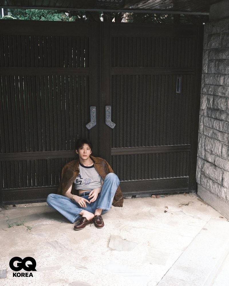 “낯선 문 앞에 앉아”…레오, 텅 빈 여름→쓸쓸함 속 깊은 시선 / 그룹 빅스 레오 정택운 인스타그램