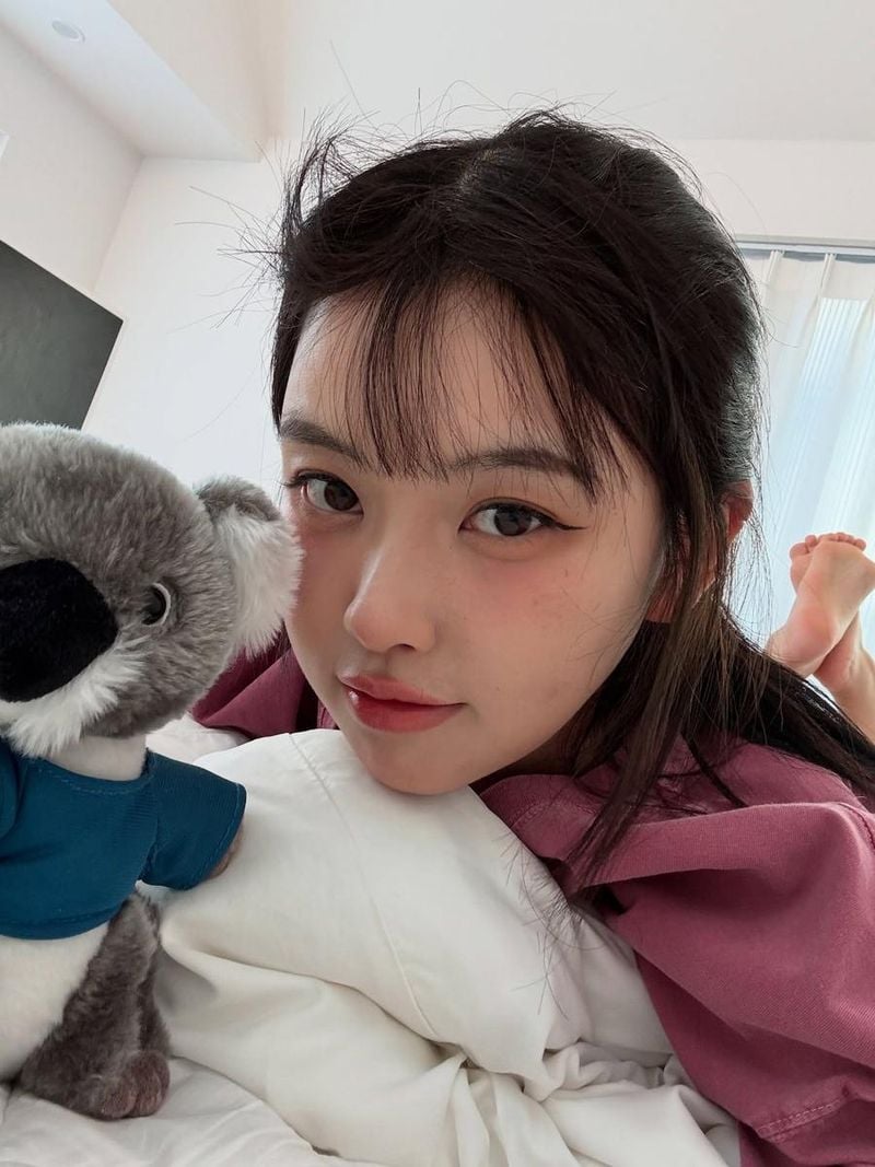 “흐릿한 오후, 맑은 시선”…고말숙, 침대 위 여유→포근한 셀카 / 인플루언서 고말숙 인스타그램