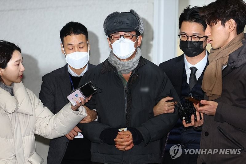 호송차량에 탑승하는 노상원 전 국군정보사령관 / 연합뉴스