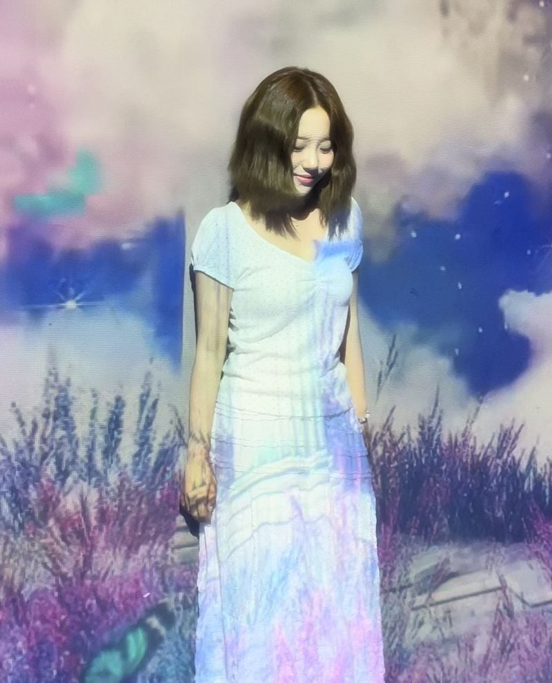 “한여름 밤, 시처럼 머물렀다”…유나, 몽환적 무드→잔잔한 전율 / 걸그룹 첫사랑 유나 인스타그램