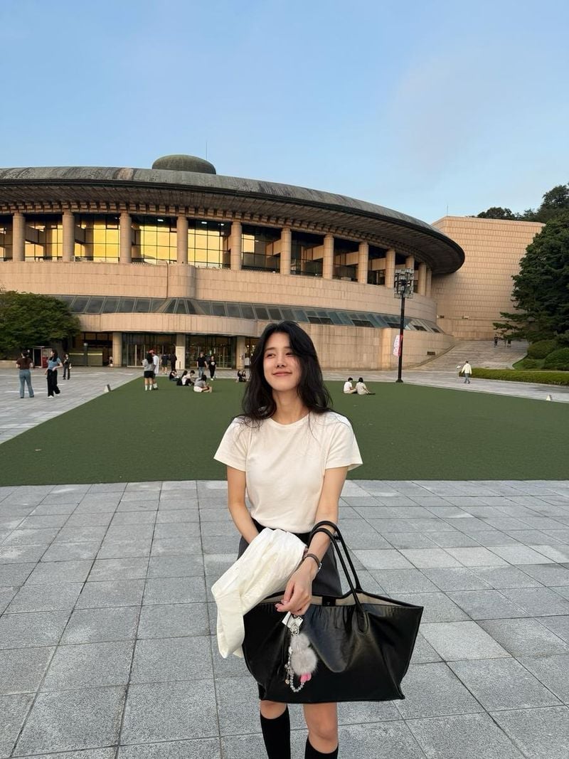 “아직이요”…양지원, 해 질 녘 풍경 속의 여운→도심 산책 감성 / 가수 양지원 인스타그램