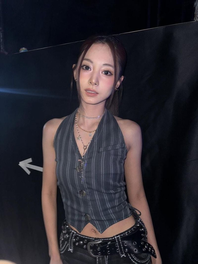 “은은한 눈빛에 담아낸 여름”…쯔위, 비밀스러운 기운→몽환적 아우라 / 걸그룹 트와이스 쯔위 인스타그램