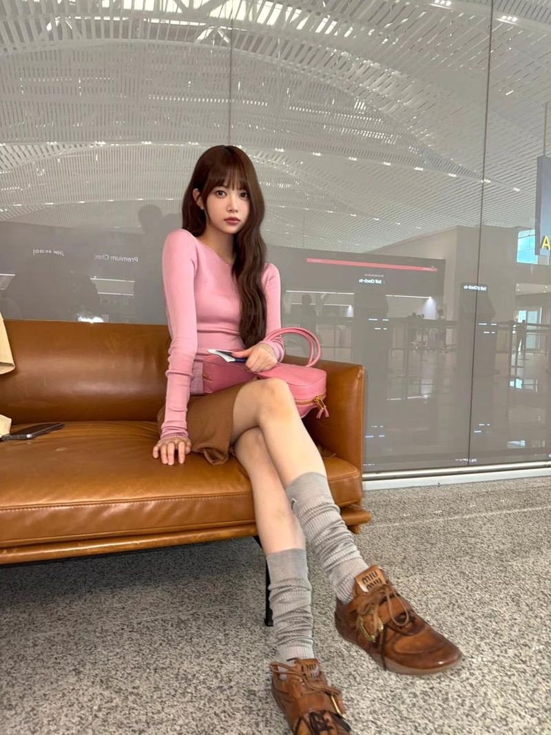 “가을 앞에 머문 설렘”…홍은채, 담담한 시선→공항 감성 완성 / 걸그룹 르세라핌 홍은채 인스타그램