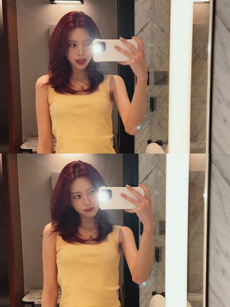 “빛나는 시선의 여름”…유나, 청량한 변신→거울 속 찬란한 오후 / 걸그룹 있지 유나 인스타그램