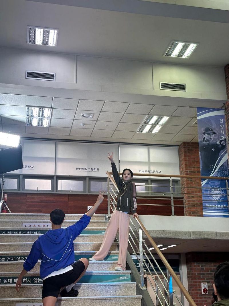 “오늘 밤도 잊지 말고”…박정연, 기다림 속 찰나→본방사수 전율 / 배우 박정연 인스타그램