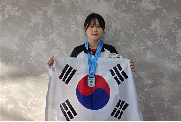 “251.1점 쾅”…김효빈, 주니어 10m 공기소총 첫 금메달 / 연합뉴스