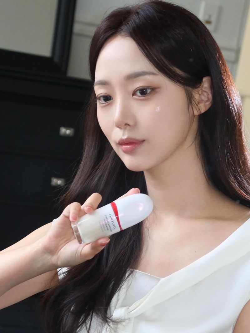 “가장 가벼운 하루”…조서연, 청초한 눈빛→여름빛 피부 완성 / 아나운서 조서연 인스타그램
