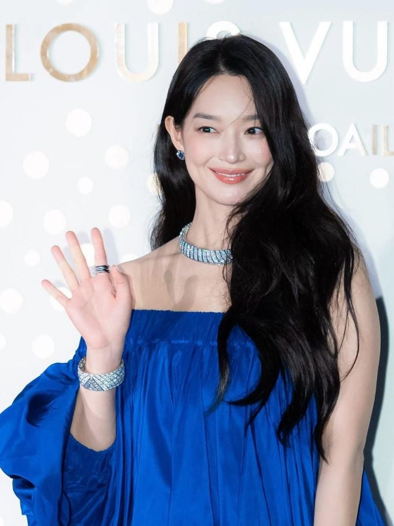 “바다의 빛을 품었다”…신민아, 푸른 드레스→고요한 압도 / 배우 신민아 인스타그램