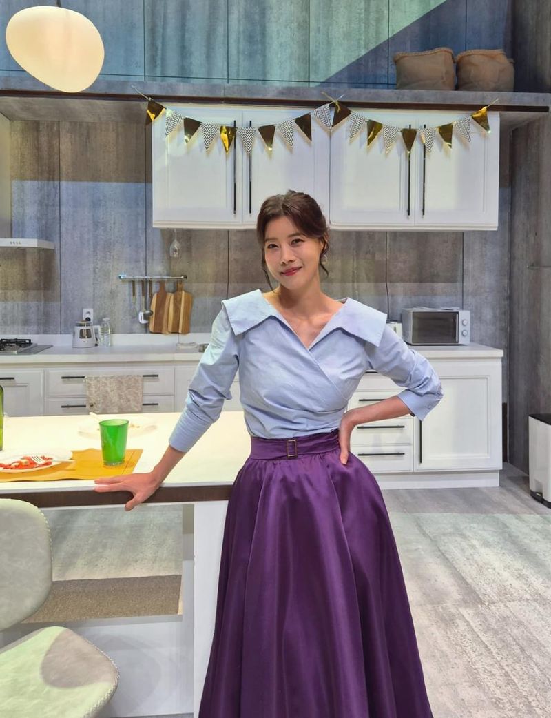 “꽉 찬 느낌이 가득했다”…유선, 무대 여운→여름밤 빛나는 미소 / 배우 유선 인스타그램