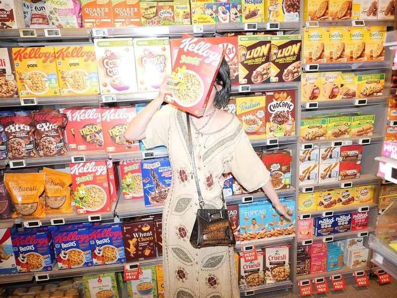 “익살스러운 유희 한가운데서”…현아, 자유로운 밤→동심 터진 마트 인증 / 가수 현아 인스타그램
