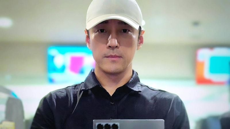 “정적 속에서 빛난 눈빛”…지진희, 담백한 셀카→여름의 여운 / 배우 지진희 인스타그램