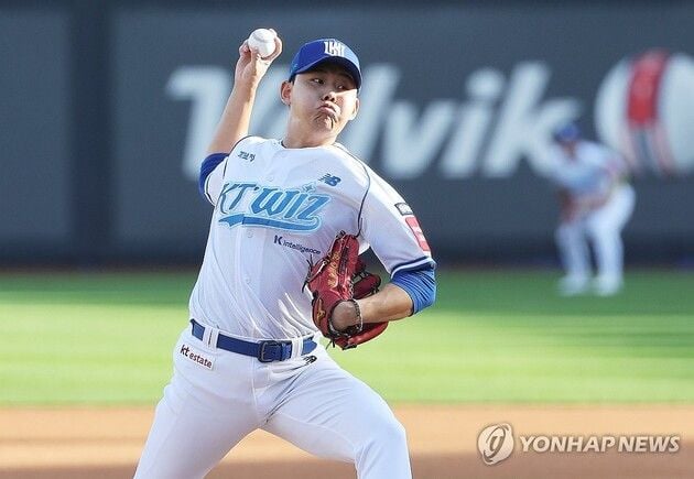 “선발 복귀 소형준, 투구 수 제한 없다”…kt 이강철 감독 결단 / 연합뉴스